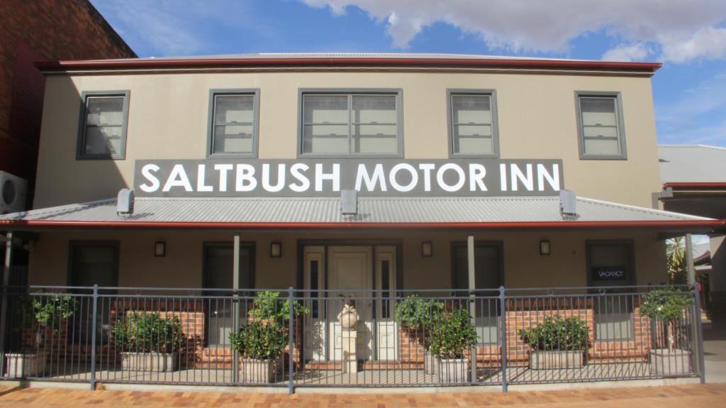 The Saltbush Motor Inn — Hotel in Hay