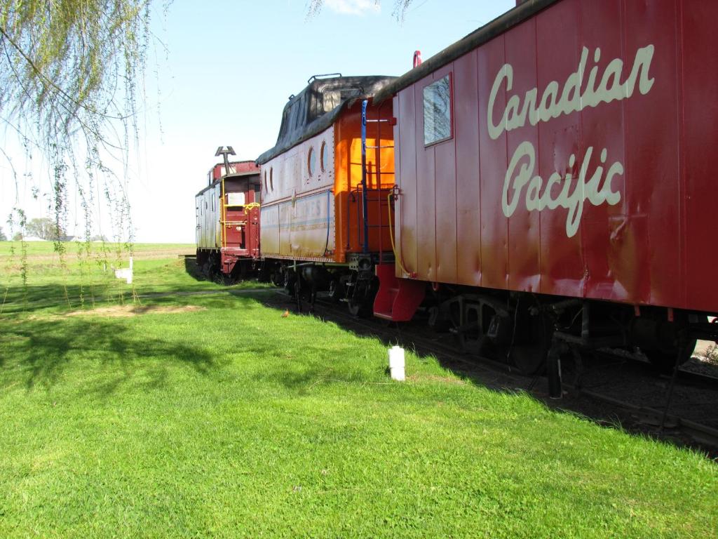 Red Caboose Motel & Restaurant photo