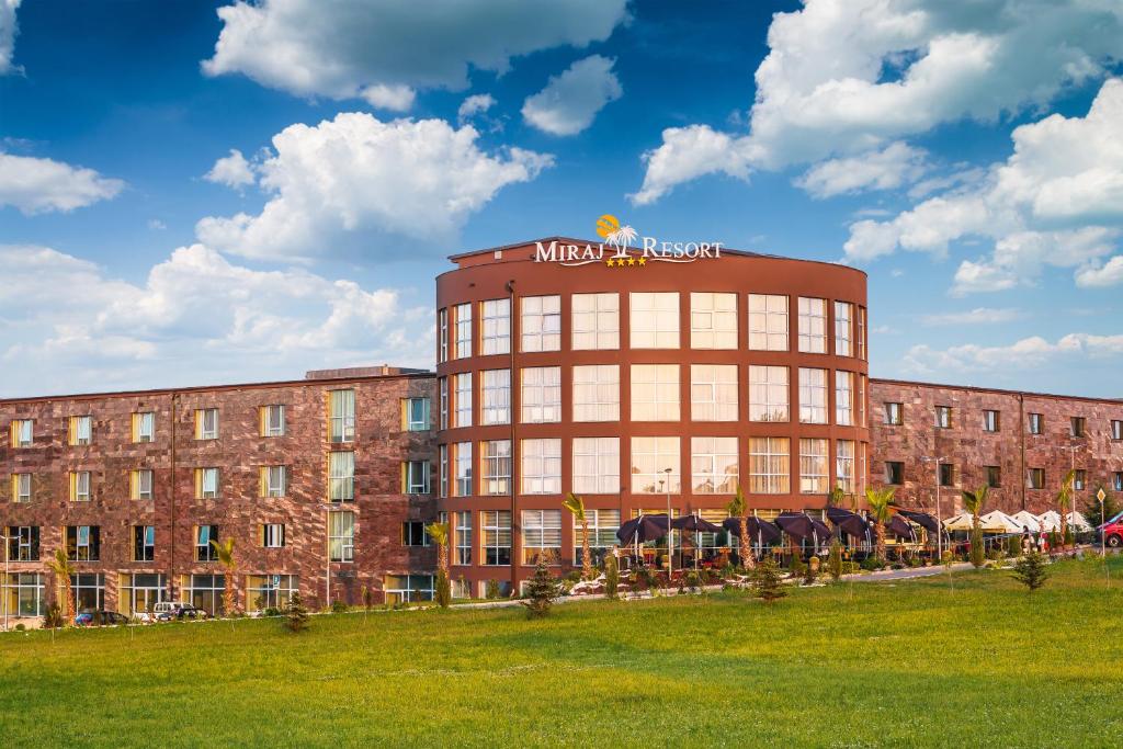 Miraj Resort — Hotel in Lucenec