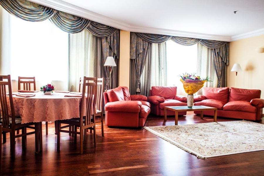 River Palace Hotel