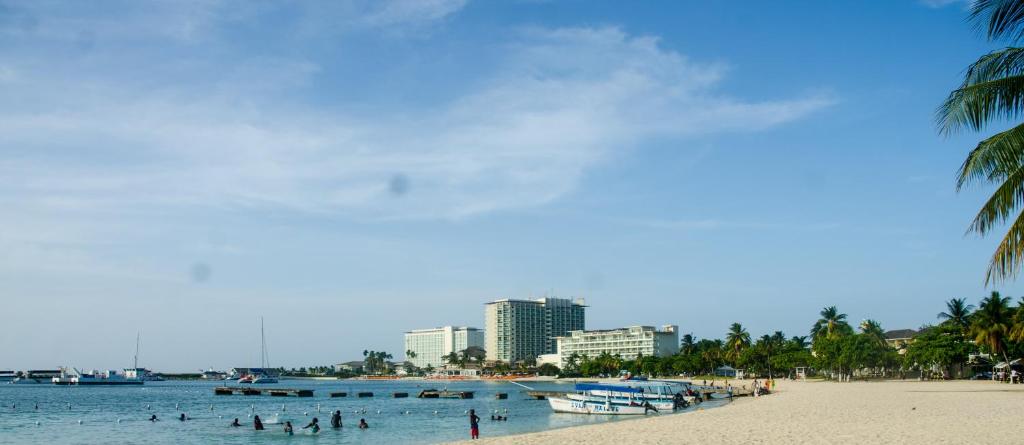 Sandcastles Beach Resort photo