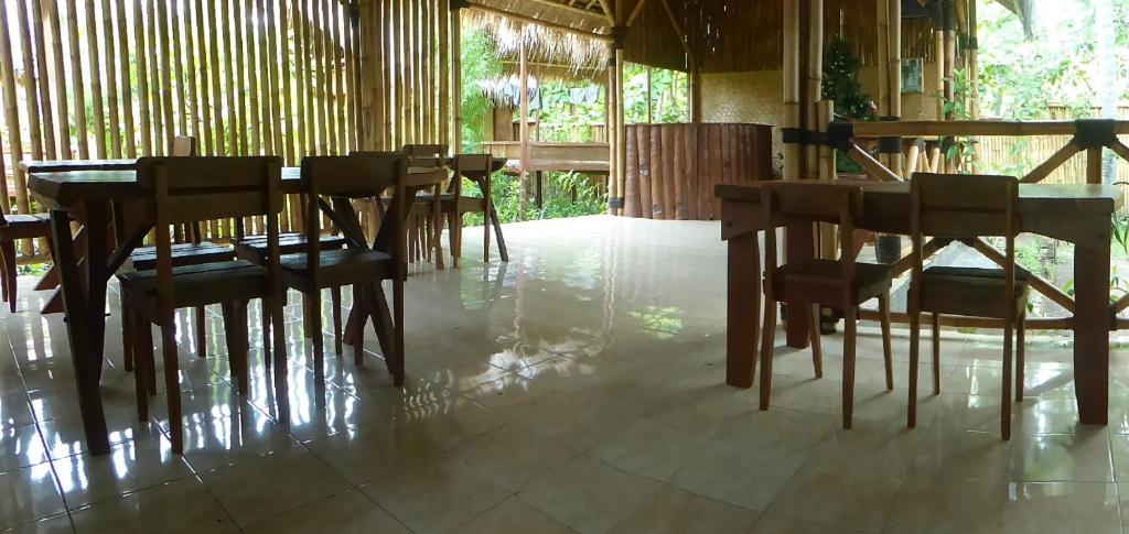 シブイ ガーデン バンガローズ アンド レストラン (Shibui Garden Bungalows and Restaurant) レストラン