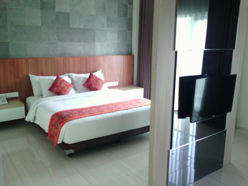 Shared lounge/TV area