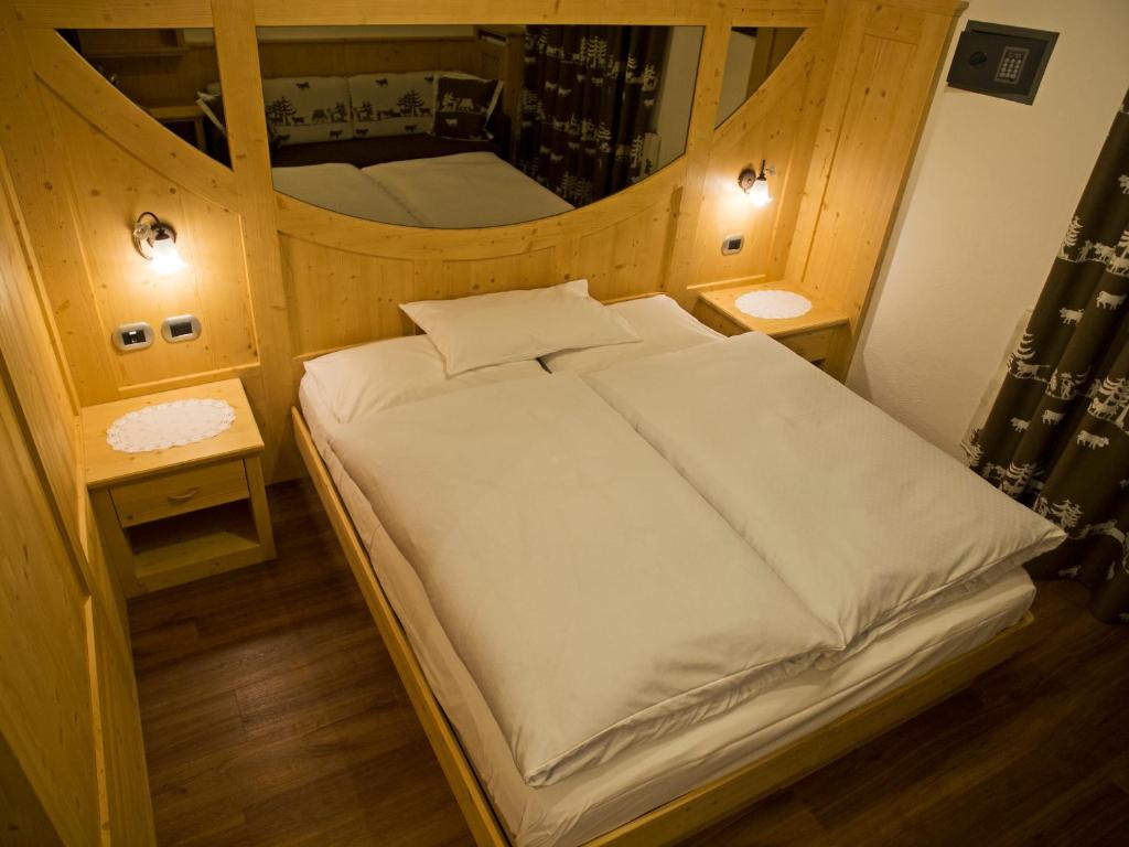 Hotel El Paster photo