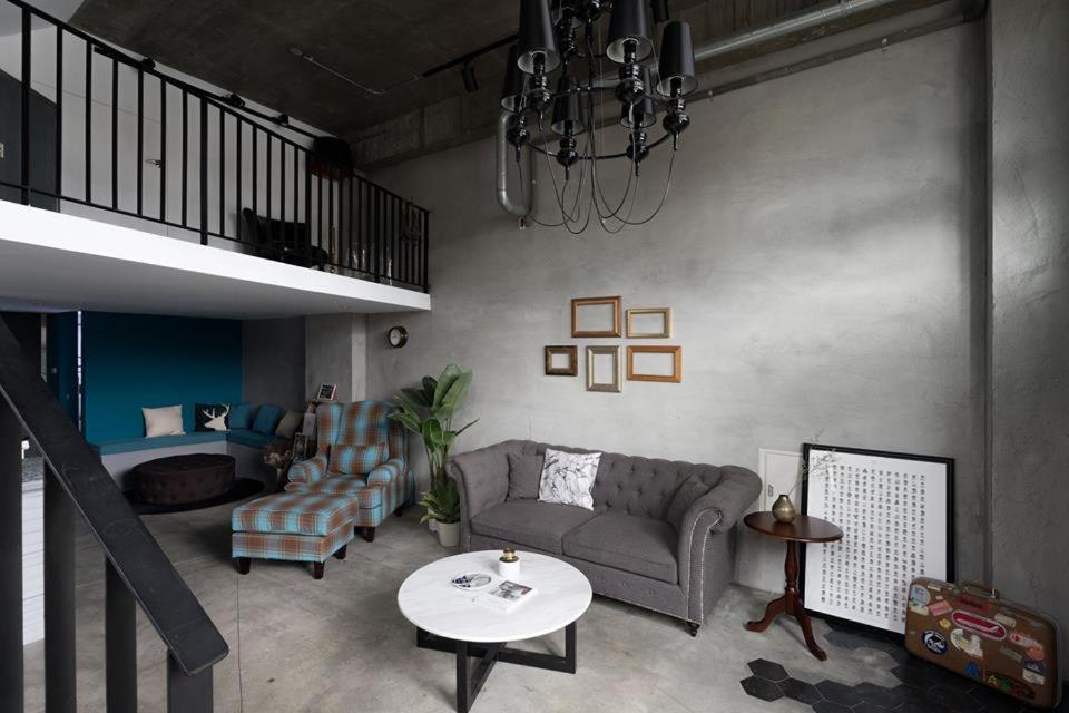 Shared lounge/TV area