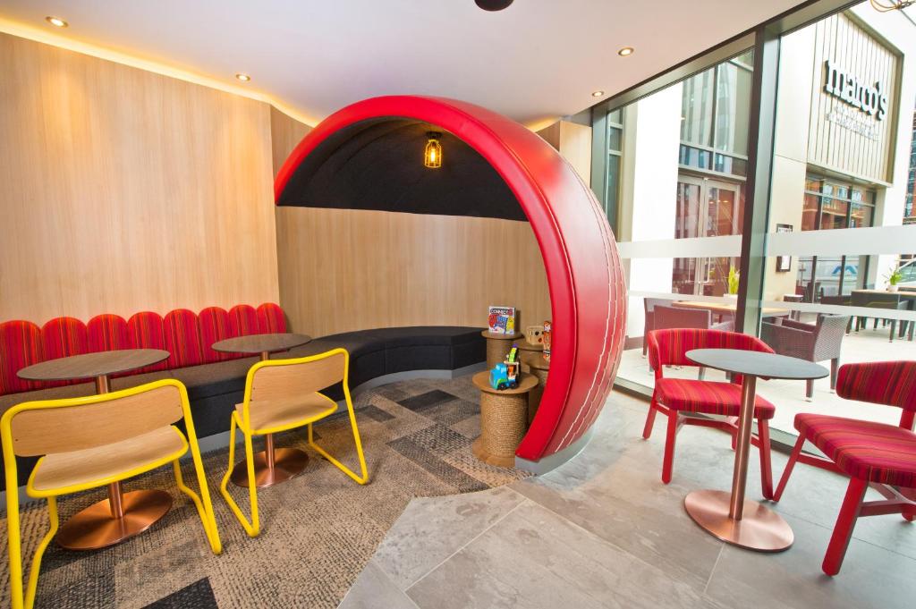 ibis Styles Leeds City Centre Arena photo