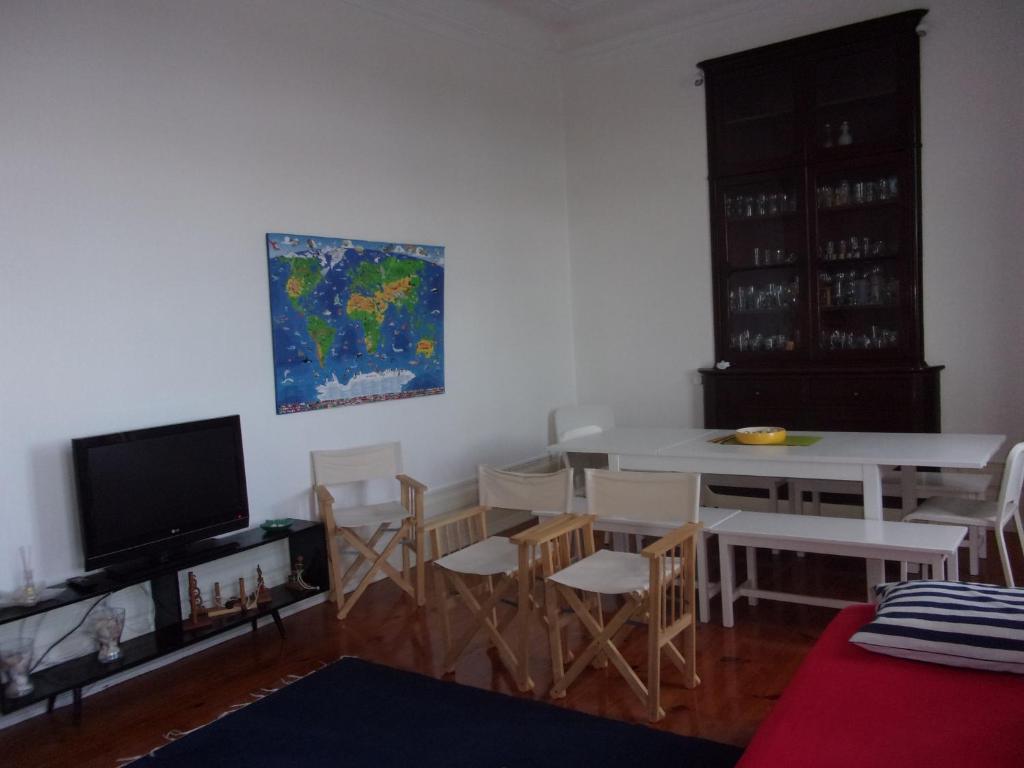 Shared lounge/TV area