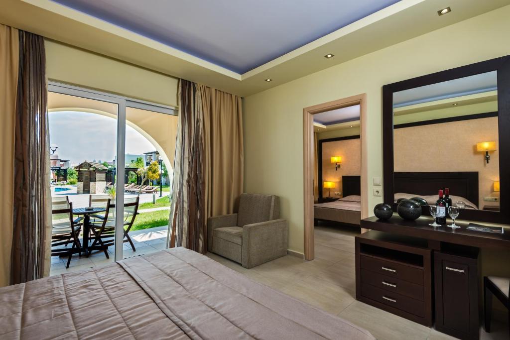 Gaia Palace — Hotel rooms in Mastichari, South Aegean