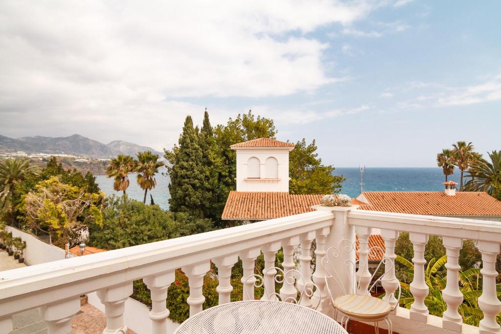 Carabeillo 13 Apartments Casasol — Hotel in Nerja
