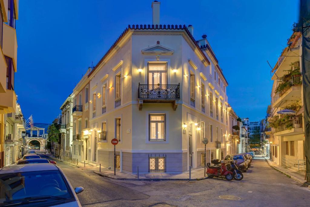 Home and Poetry — Hotel in Athens