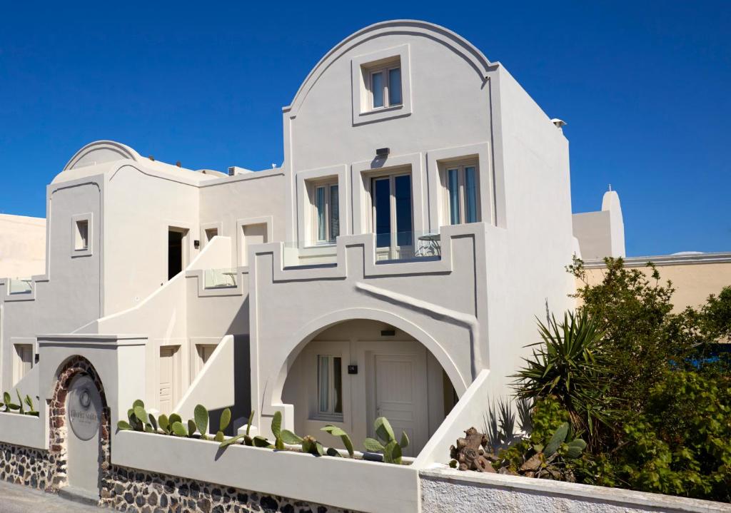 Fileria Suites — Hotel building in Oia, South Aegean
