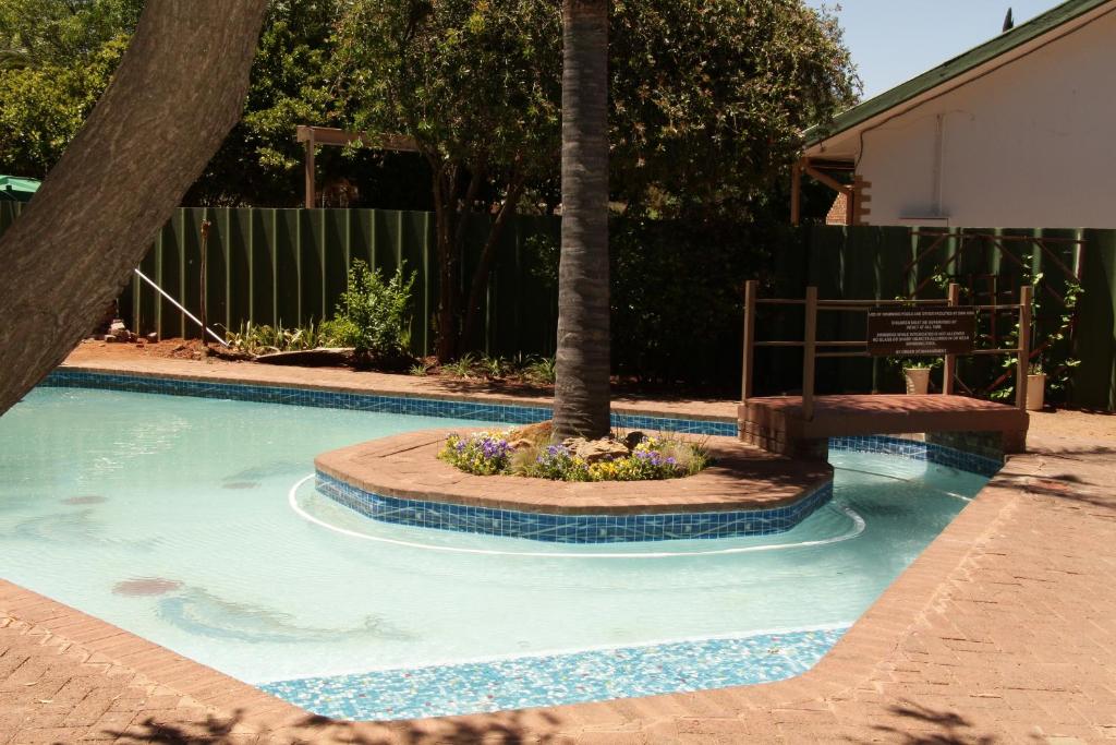 Swimming pool, Rusplek Guesthouse and Conference Center in Bloemfontein