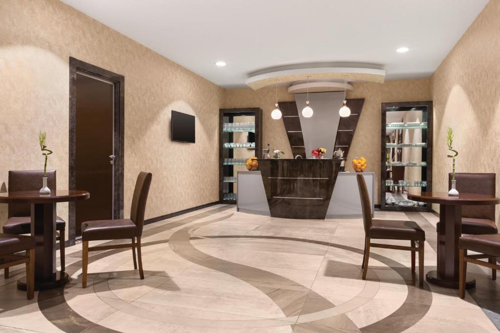 Days Hotel by Wyndham Baku photo