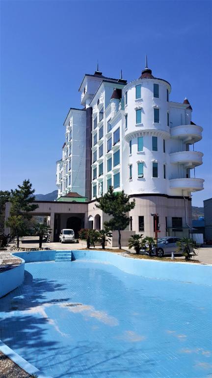 Namhae Beach Hotel — Hotel in Namhae-gun