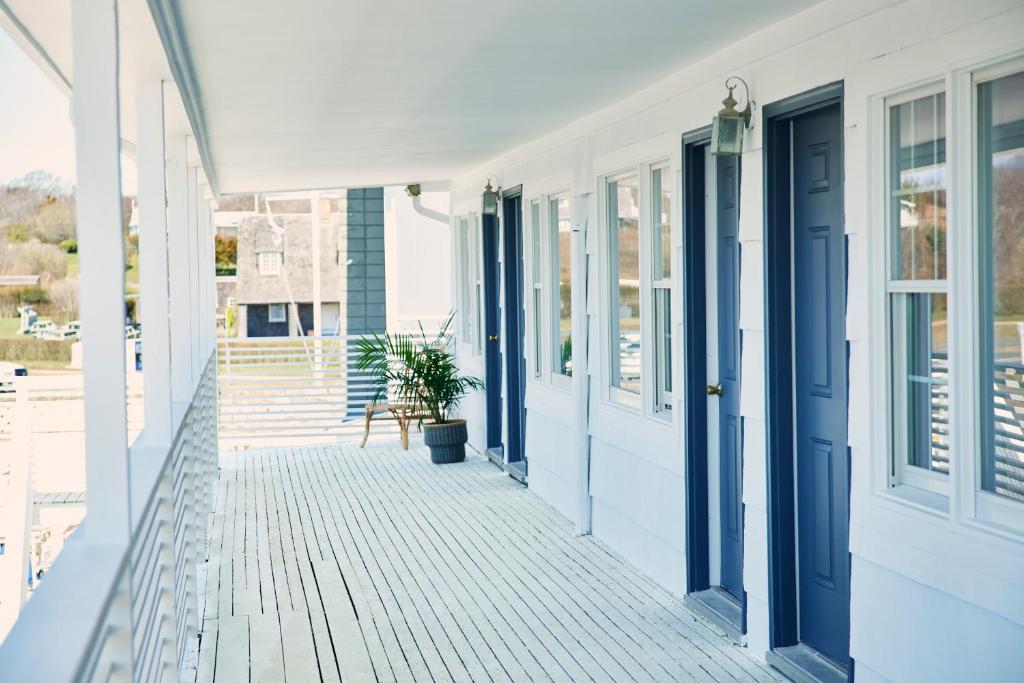 Hero Beach Club Photo 44