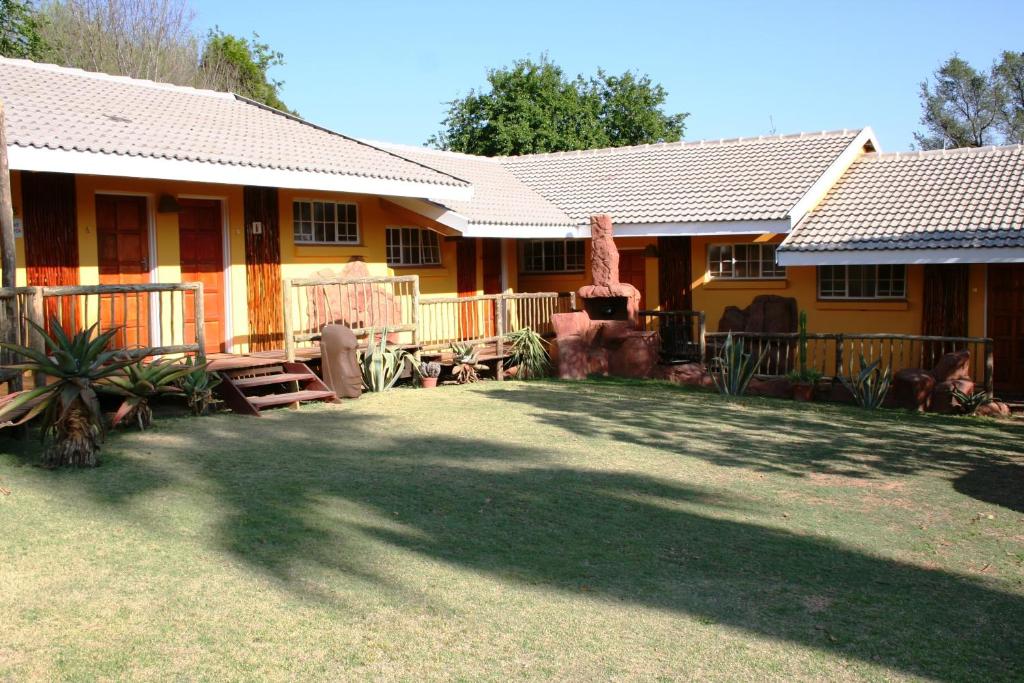Flintstones Guest House Fourways photo