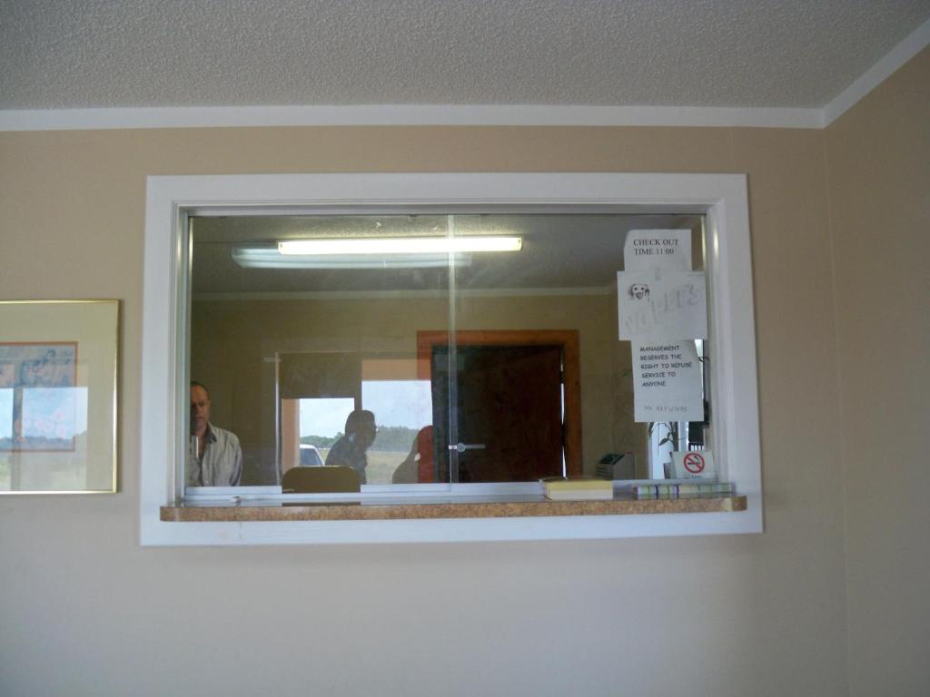 Economy Inn Wentzville photo