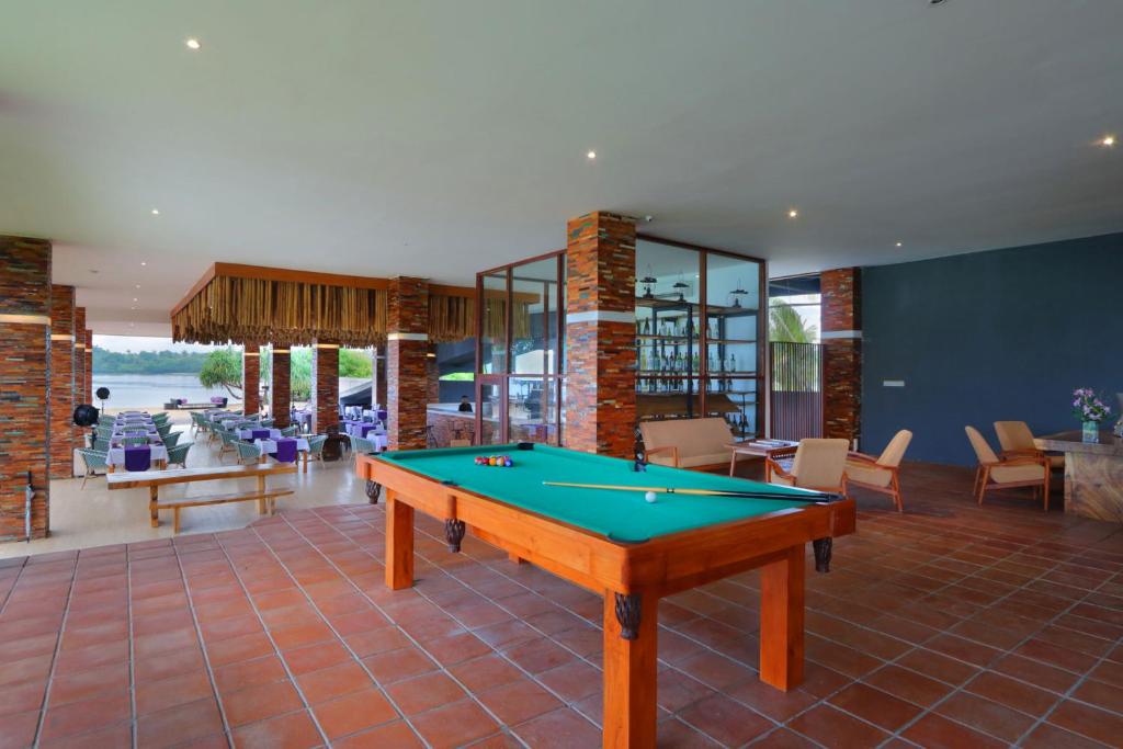 フロント・ロビー