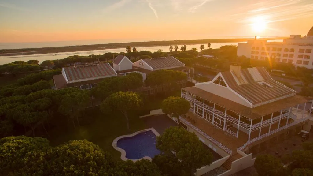 Hotel Nuevo Portil Golf, hotel v destinaci El Rompido