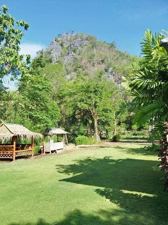 Baanrai Saiyoknoi Resort