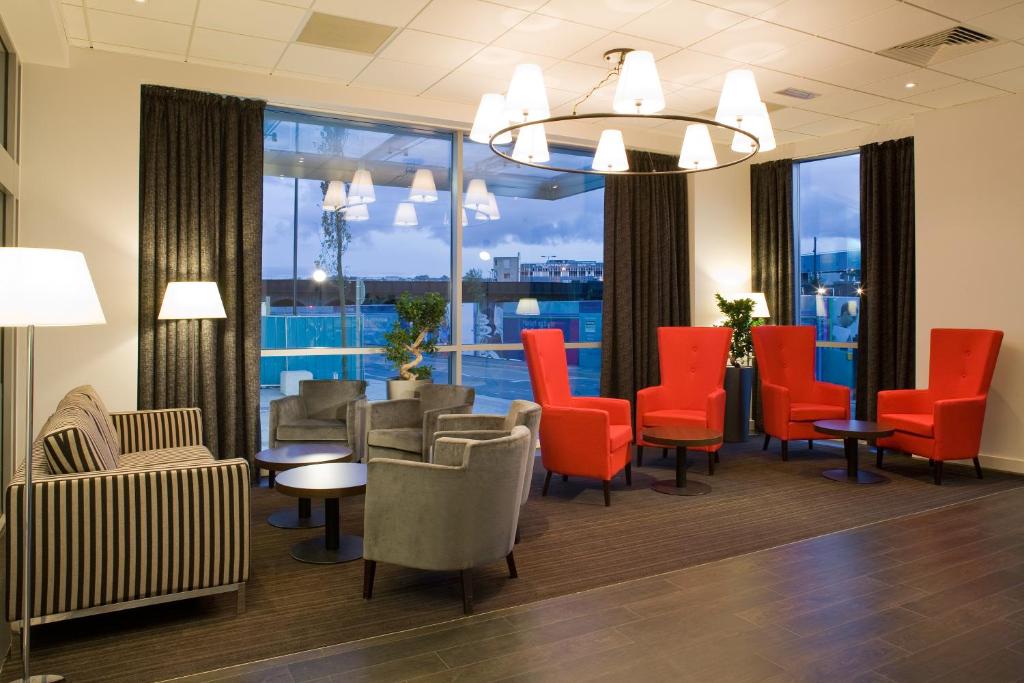 イビス ブリストル テンプル ミーズ ホテル (ibis Bristol Temple Meads Hotel) ラウンジ