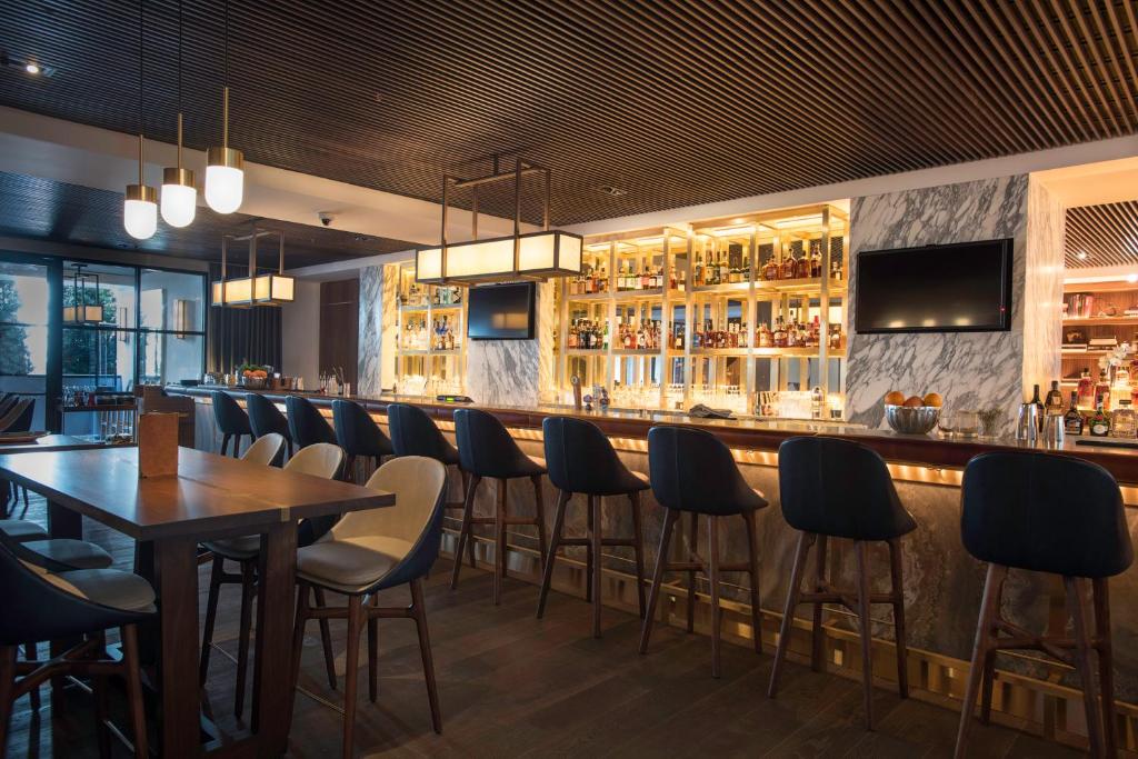 Bar/lounge