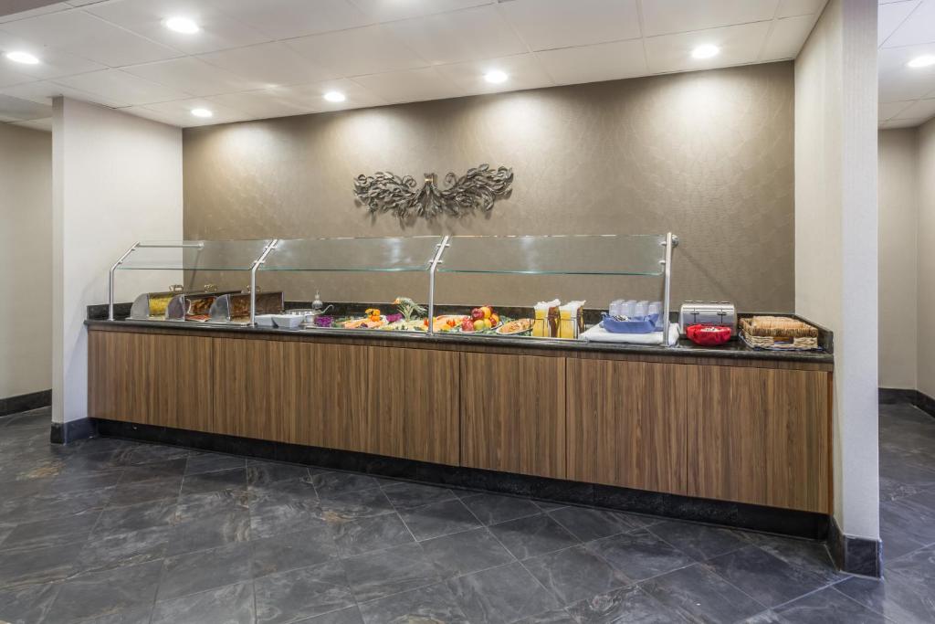 Wyndham Garden Fresno Yosemite Airport Photo 47