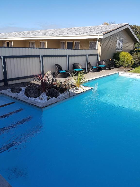 Gardner Court Motel photo