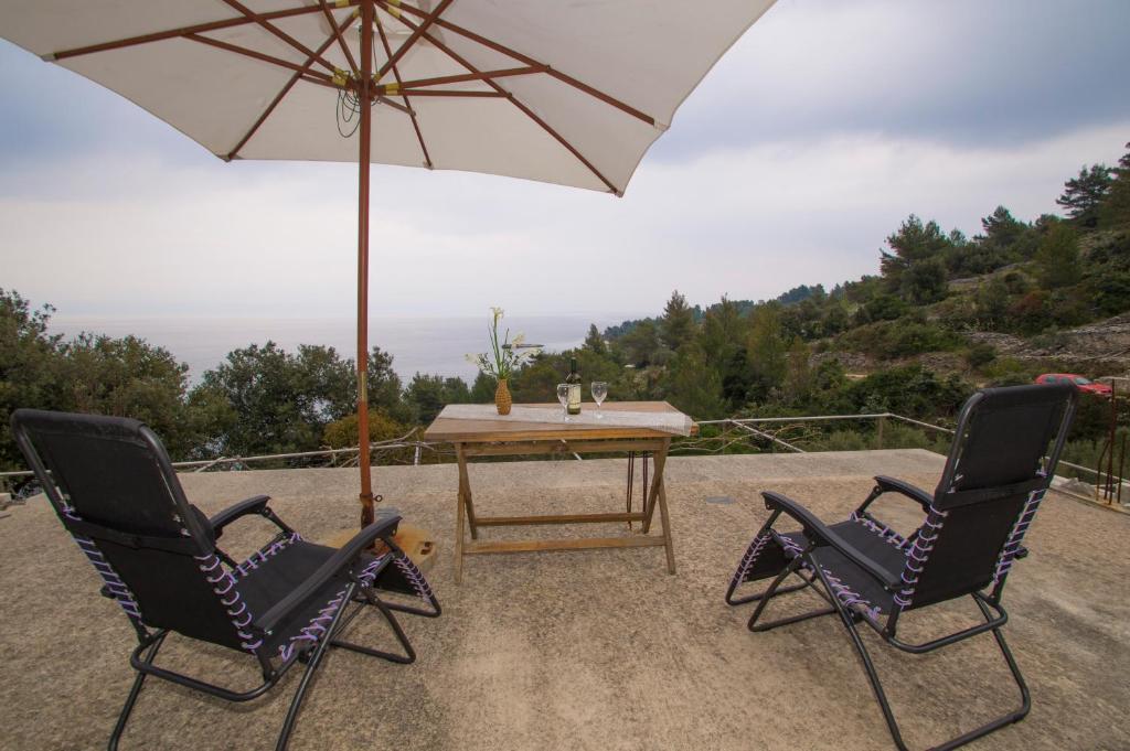 Stiniva-stone House photo