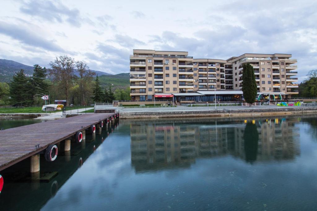 Park Diamond Apartments photo
