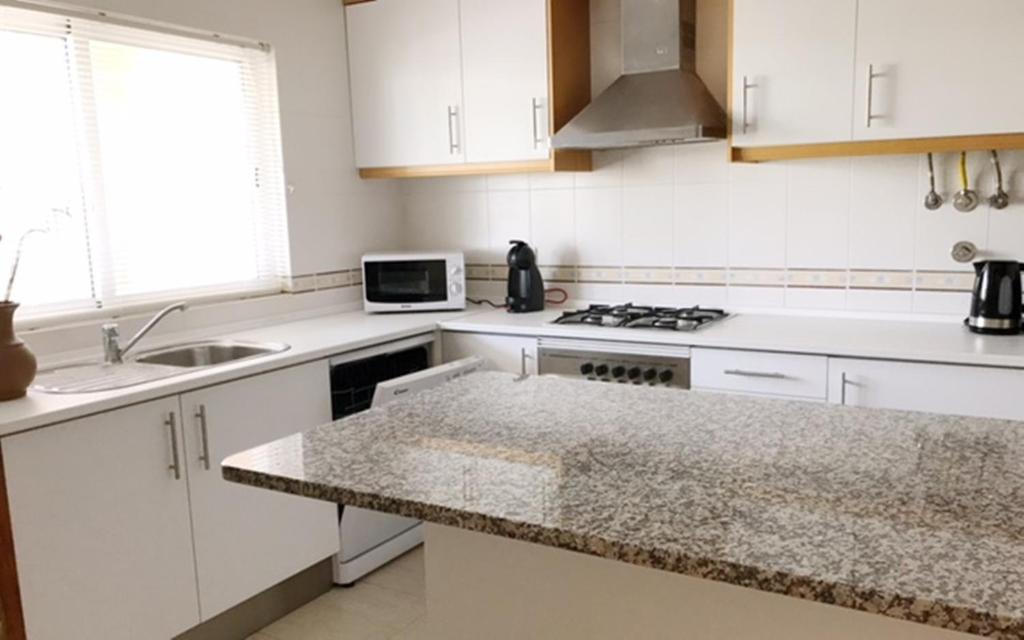 Kitchen, Apartamentos Mar-Sol Villas in Vilamoura