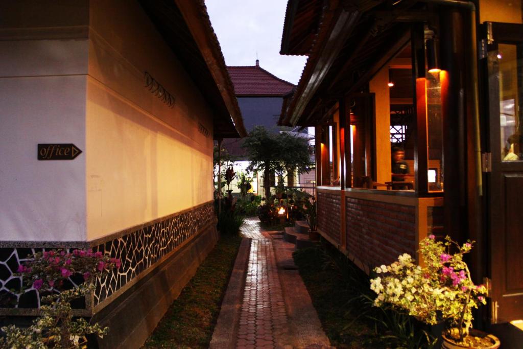 Restaurant, Guru Ratna in Bali