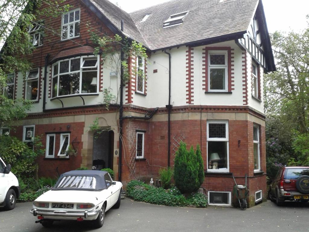 Oakfield Lodge Guest House Stockport Disley book your hotel with