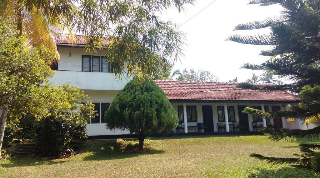 4 Seasons Guesthouse — Hotel in Hikkaduwa