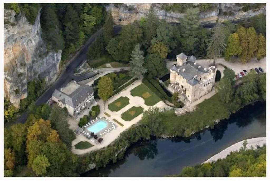 Château De La Caze Piscine & Spa - Ste Enimie，位于圣埃尼米耶的酒店