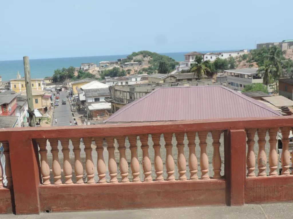 IS Guest House, hotel in Cape Coast