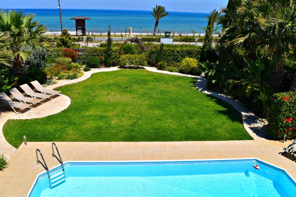 Latchi Beach Front Villa - Private Heated Pool - Amazing Uninterrupted Sea Views, Polis Chrysochous