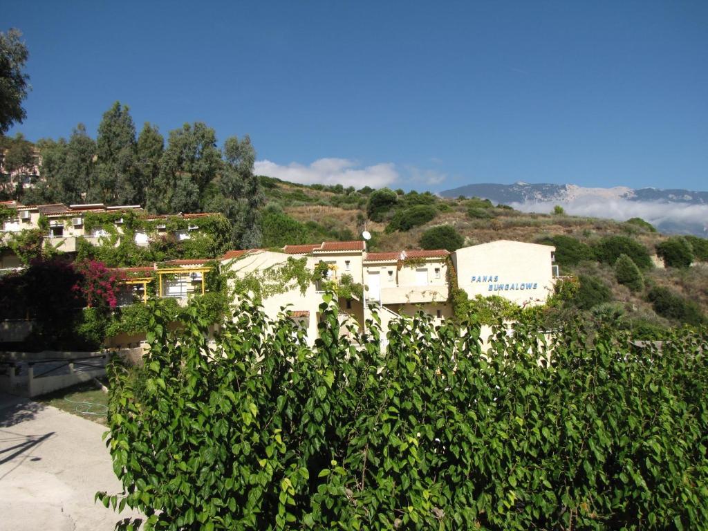 Panas Hotel — Hotel building in Pesádha, Ionian Islands