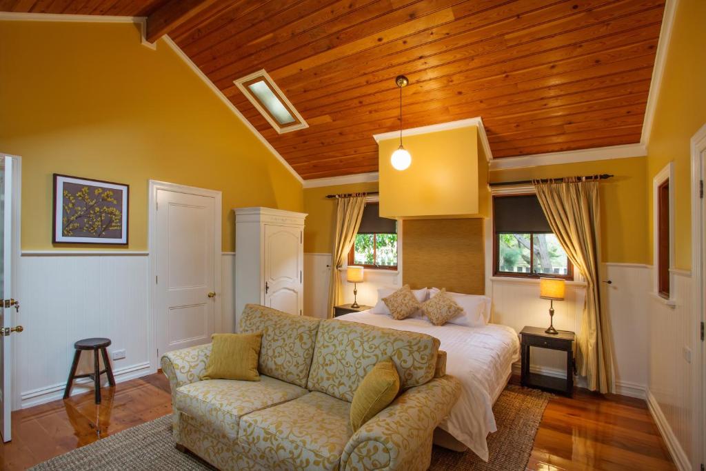 Oak Tree Lodge photo
