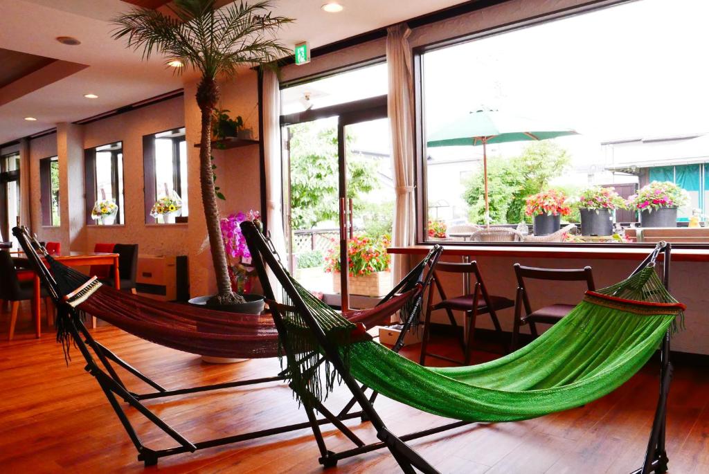Shared lounge/TV area