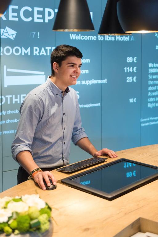 フロント・ロビー