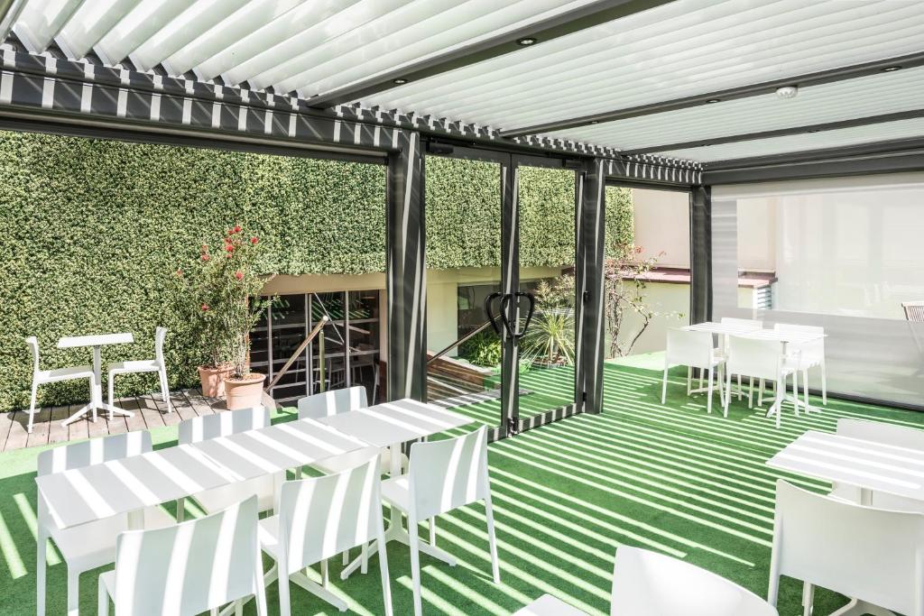 فندق أبريال (Hotel Abrial)