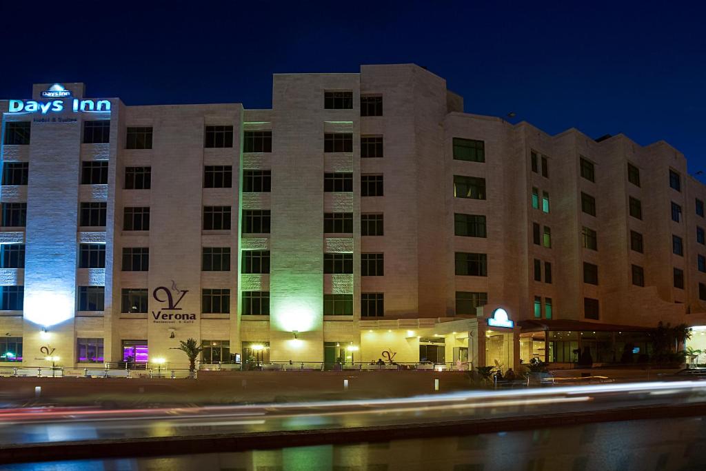 Days Inn by Wyndham Hotel Suites Amman photo