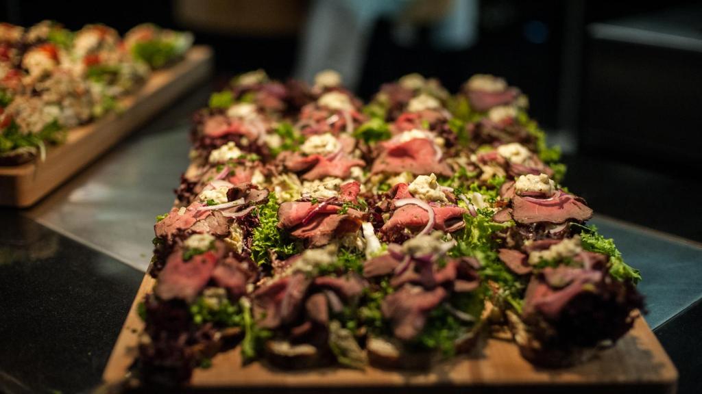 อาหารและเครื่องดื่ม