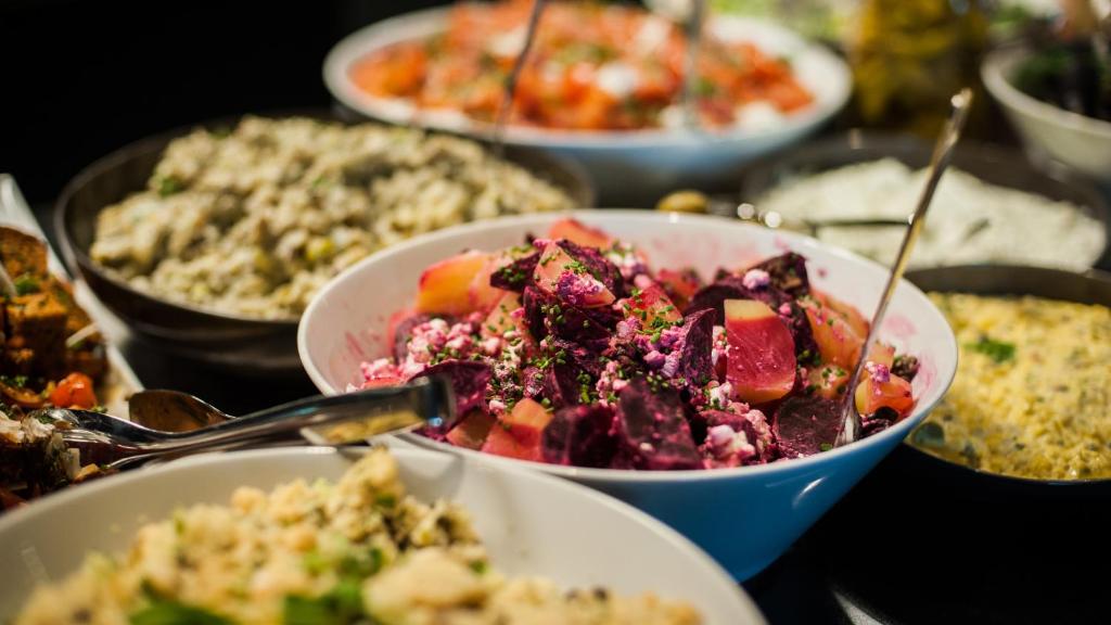 อาหารและเครื่องดื่ม