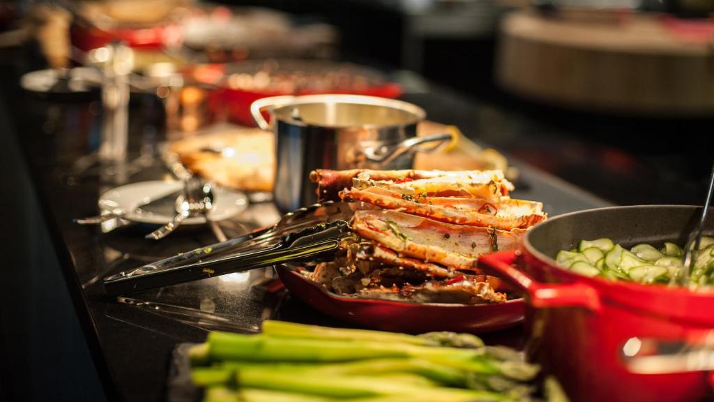 อาหารและเครื่องดื่ม