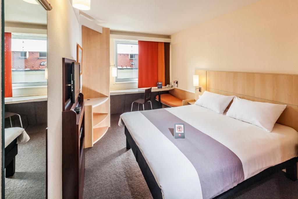 Prague Ibis Praha Mala Strana Hotel room