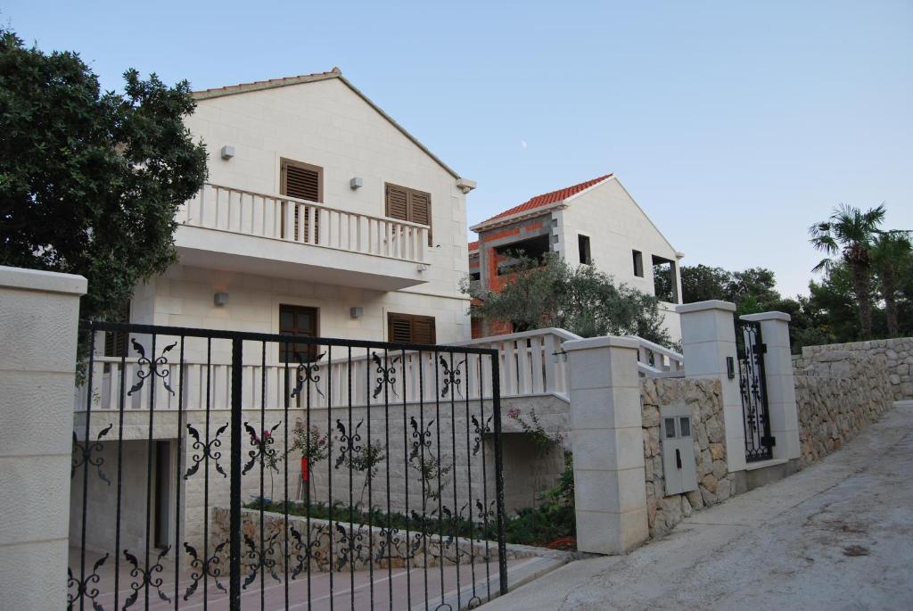 Astra Villas 전경
