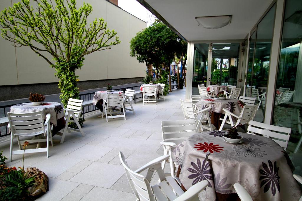 Hotel Capri - 4