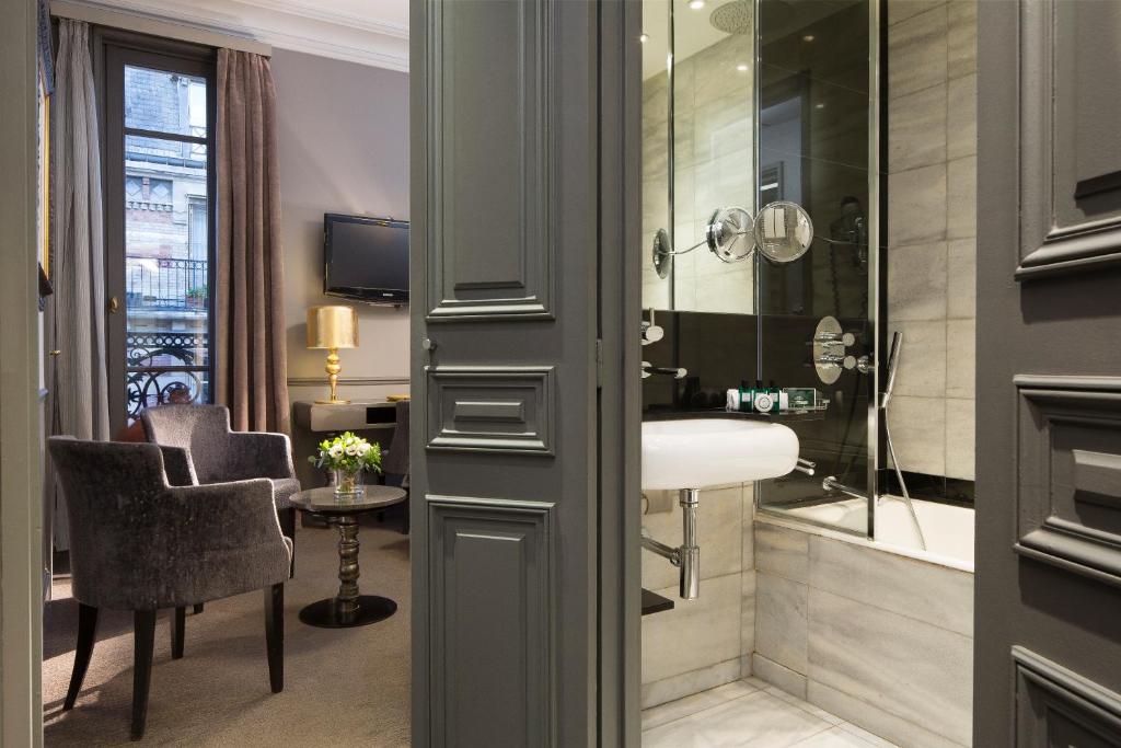 Hotel Lumen Paris Louvre - 1